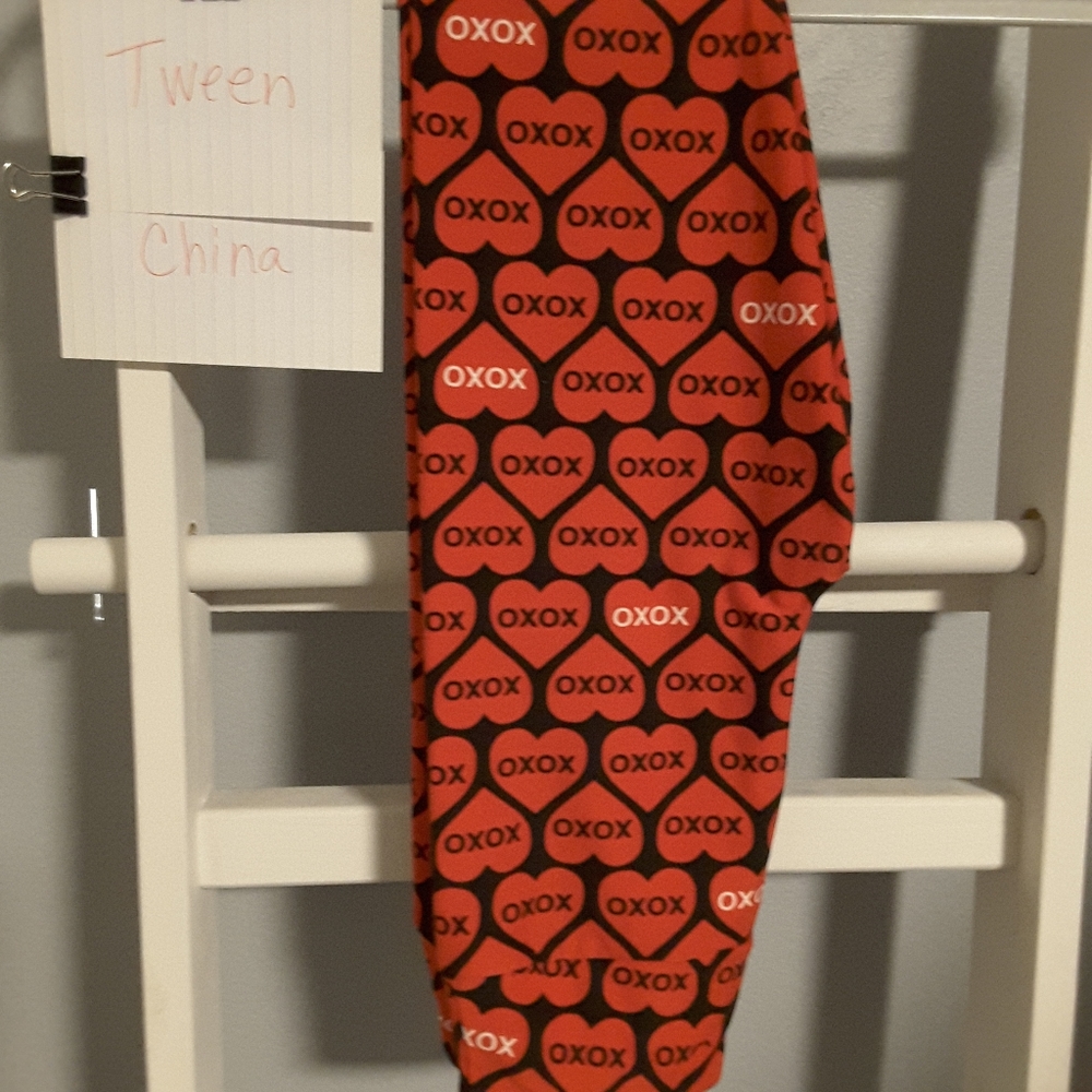 Lularoe tween Valentine's leggings
